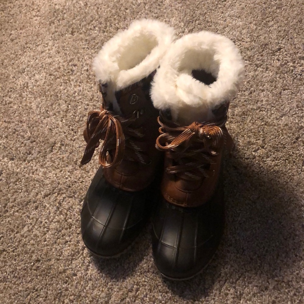 Women’s rain/snow boots brand new!!